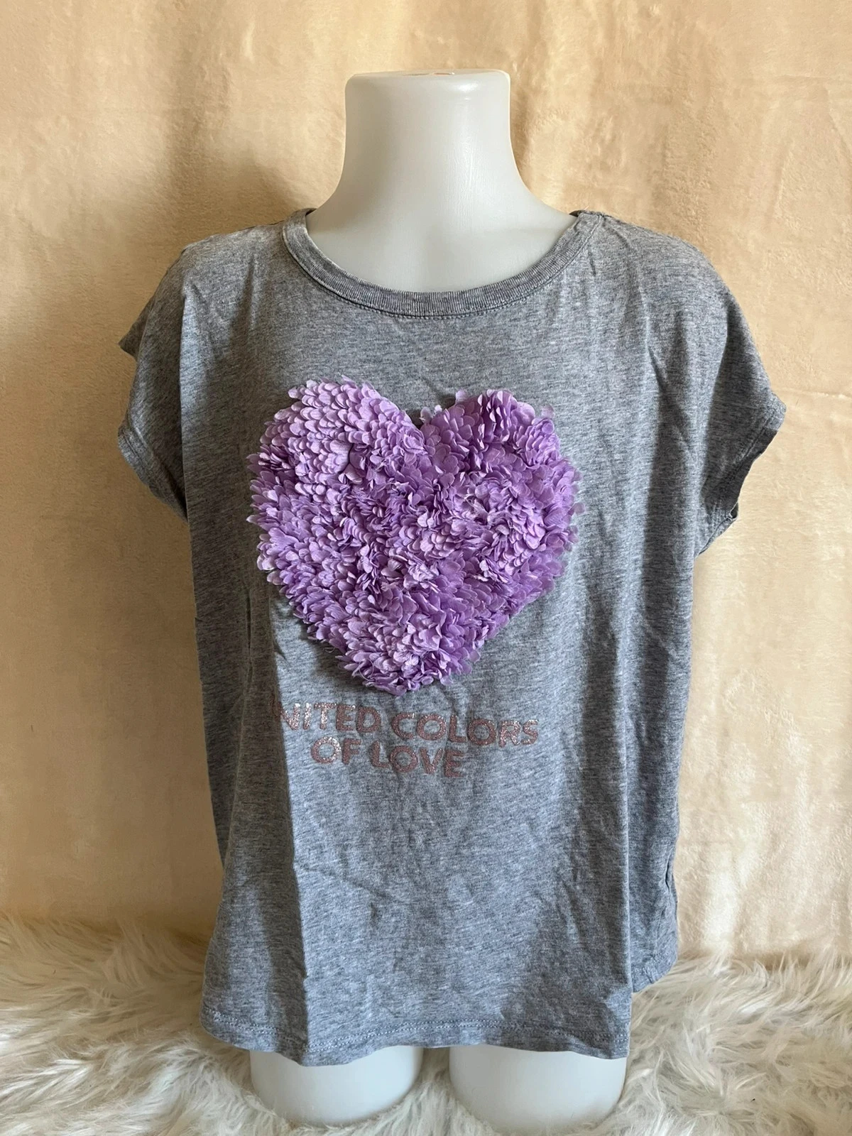 t-shirt gris cœur relief benetton 💜